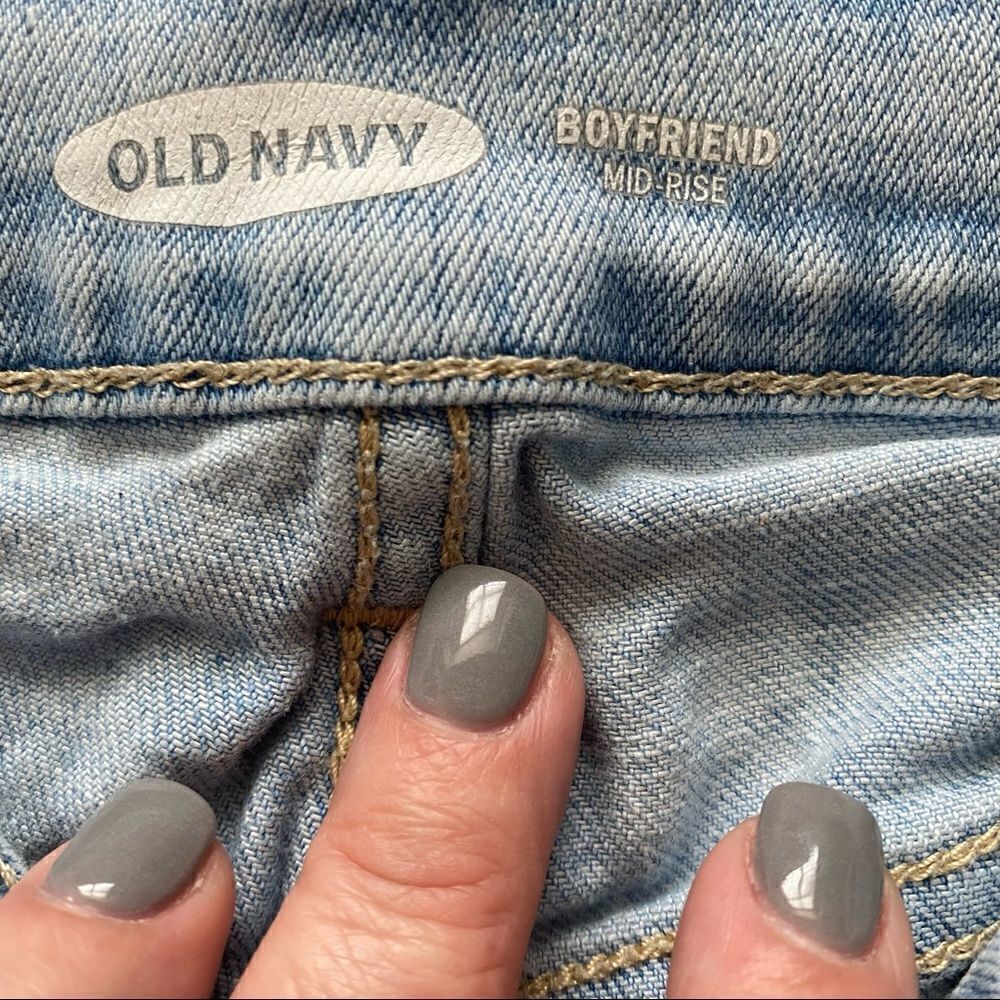 Old Navy Boyfriend Mid-Rise Denim Jean Button Fly Shorts - Picture 5 of 8